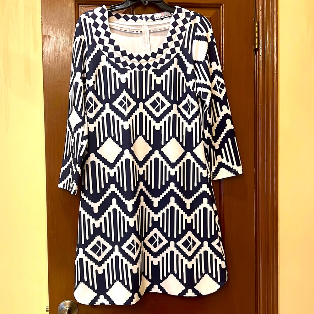 Chic Black and White Long Sleeve Dress